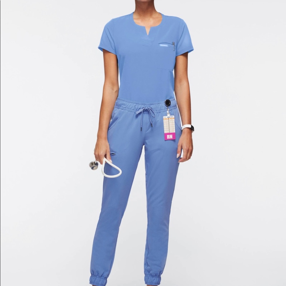 JAANUU scrub set top and bottom size medium